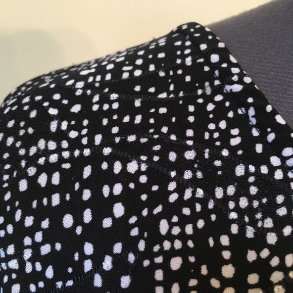 Croft & Barrow Dot Print Tee - Picture 2 of 10